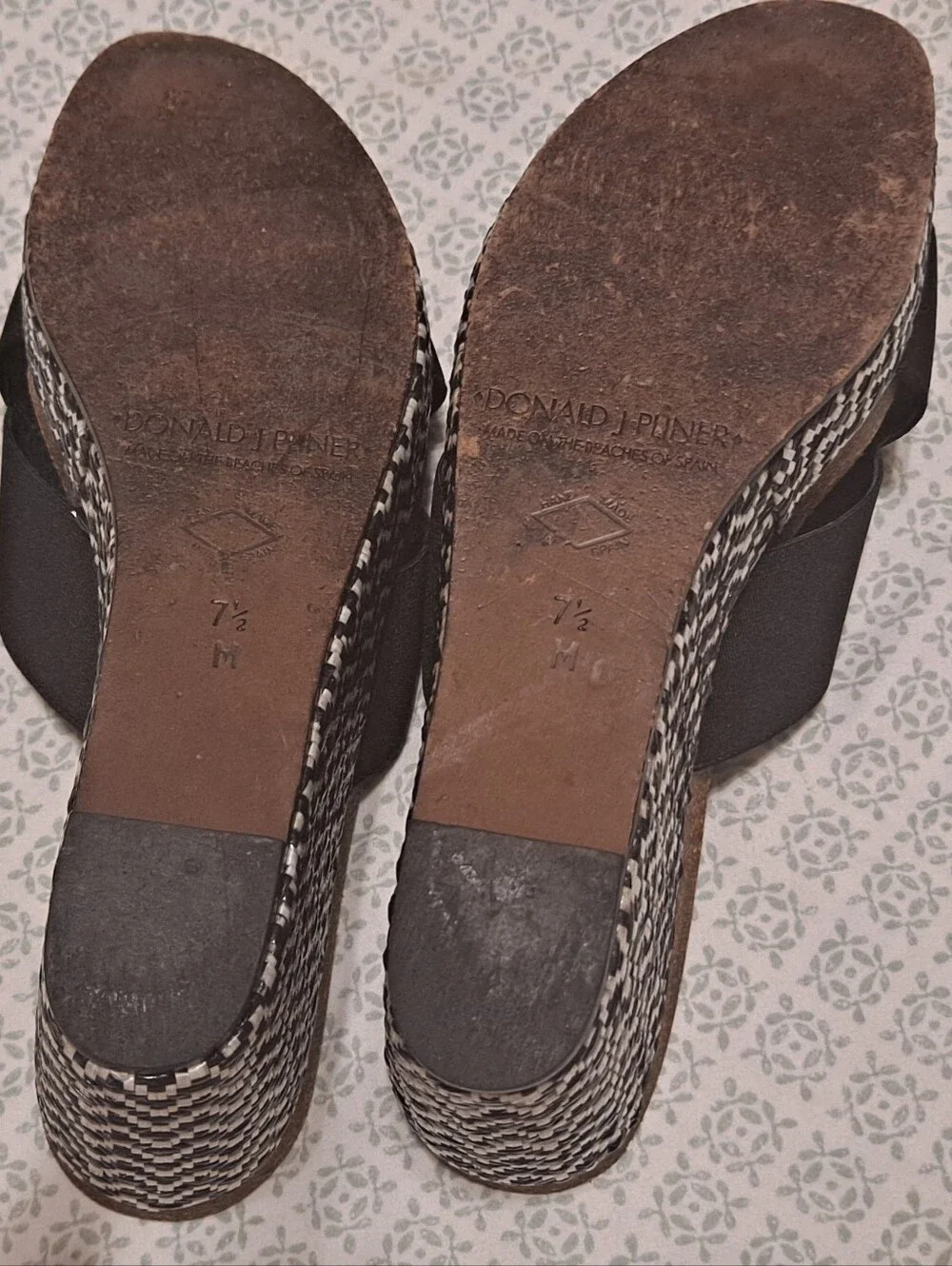 Donald J Pliner Black Crisscross Wedge Sandals - Women Sz 7.5 Lovely Woven